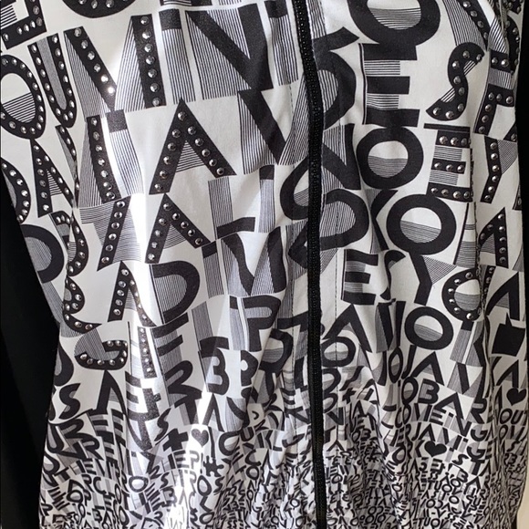 Alphabet Jacket 🖤 - Picture 2 of 3